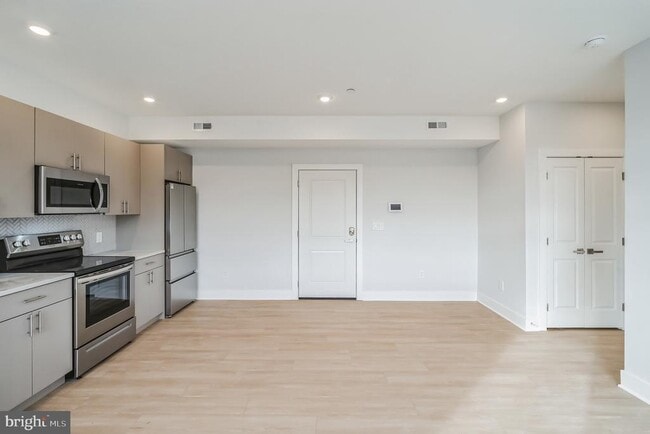 Photo - 646 N 32nd St Unit 1