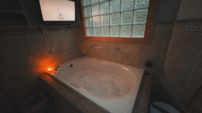 Photo - Foxhall Court Unit 1