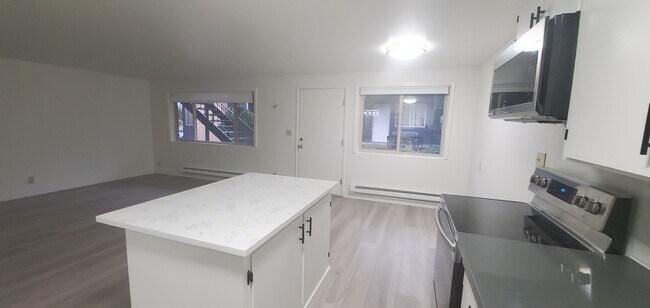 Photo - Pacific Place I & II