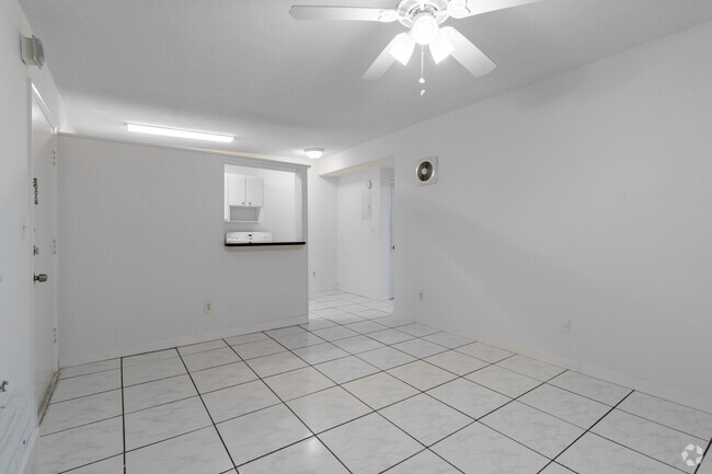1BR, 1BA - 415SF - Living/Dining Room