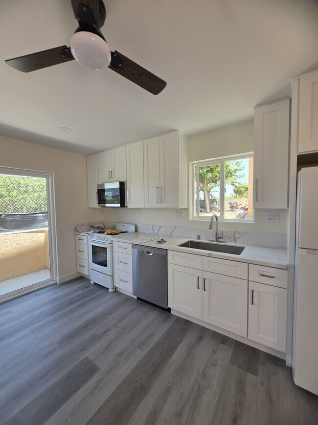 Photo - 6328-6332 Cleo Street Unidad 6330