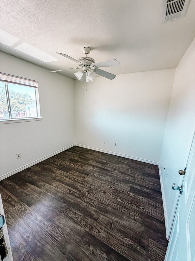 Photo - 222 Craddock Ave