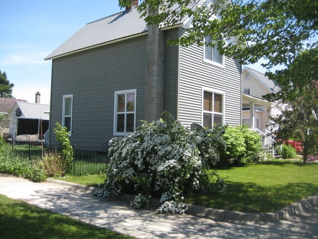 Photo - 901 Franklin St