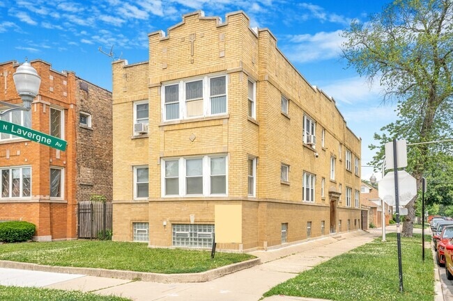 Building Photo - 2536 N Lavergne Ave Unit 2N Rental