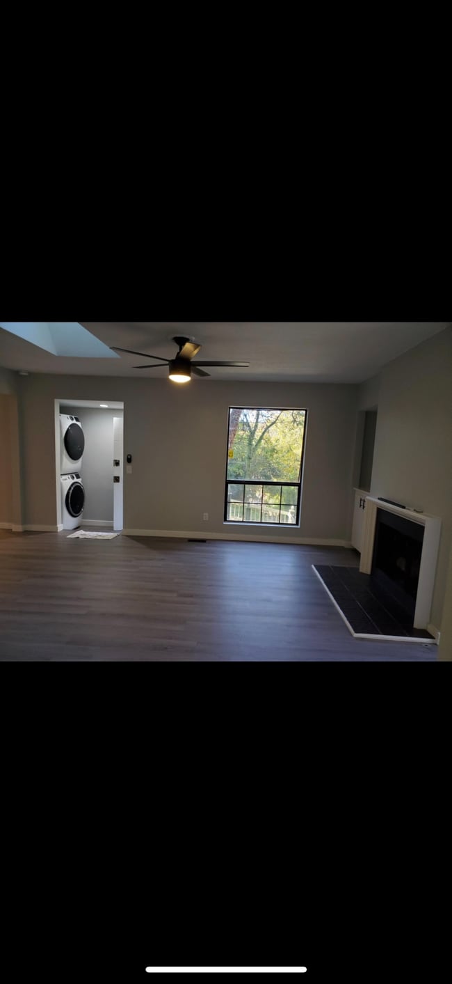 Photo - 130 Ravine St