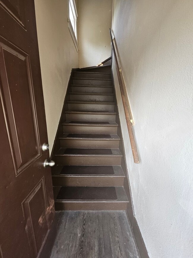 Photo - Upper 3 bedroom unit