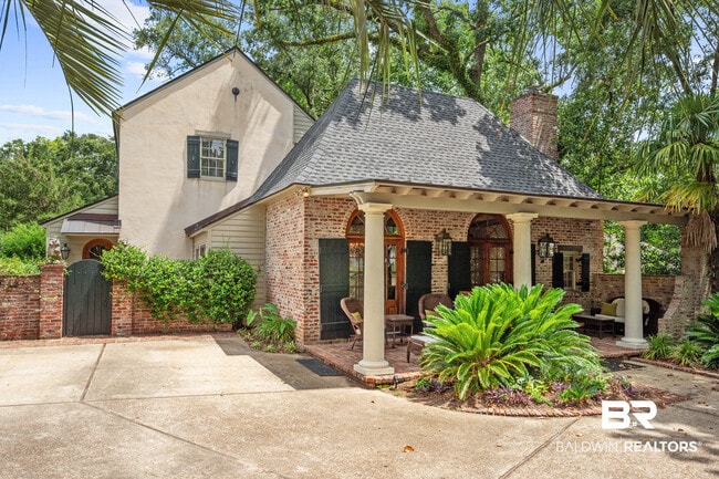 209 Magnolia Ave