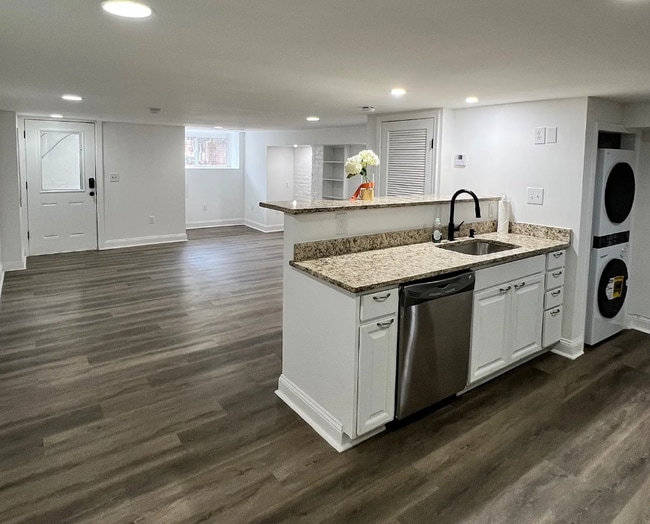 Building Photo - 1928 1st St NW Unit B