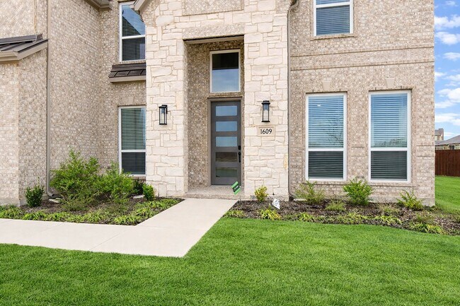 Photo - 1609 Whisperwood Wy