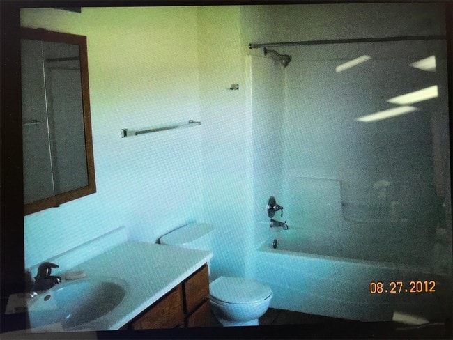 Photo - 1546 Spring Bay Rd Unit 1