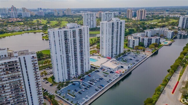 Building Photo - 3625 N Country Club Dr Unit 808 Rental