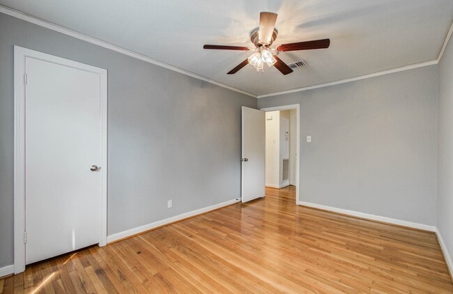 Building Photo - 5519 Huisache St Rental