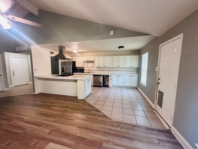 Photo - 7433 Spitfire Dr