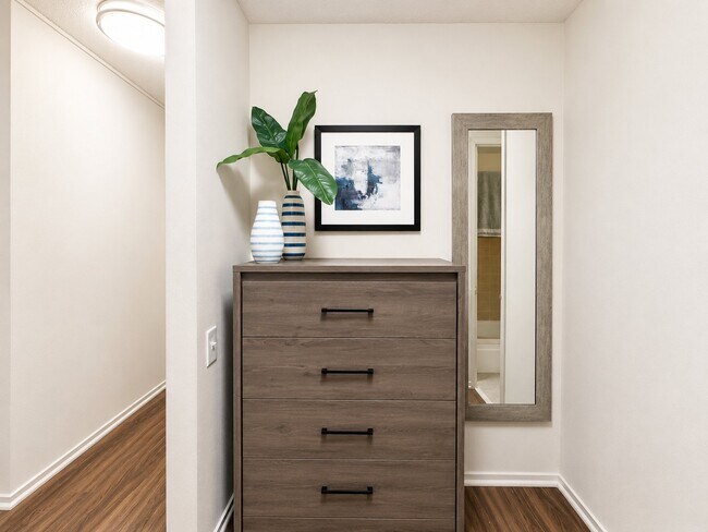 1122 N Dearborn St Unit 708