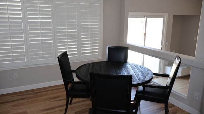 Photo - Nice 5 Bedroom House for rent in SW