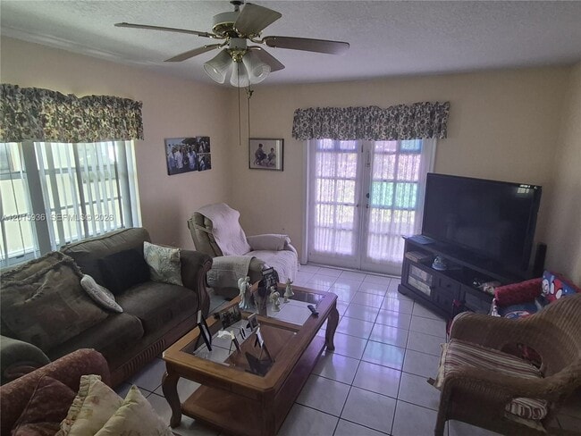 Photo - 2018 SW 58th Ct