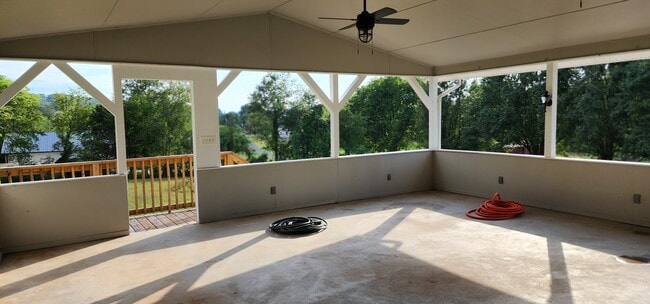 Photo - 169 Valleyview Dr