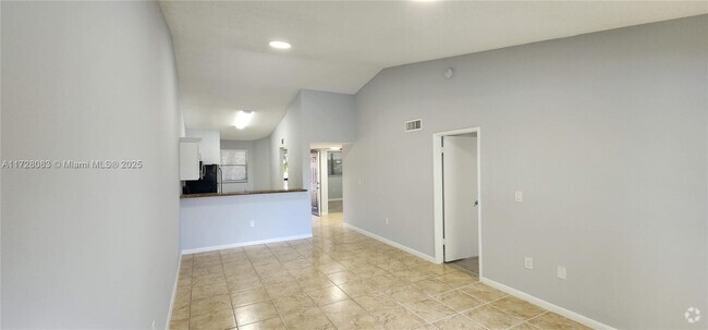 Building Photo - 704 Belmont Ln Unit #704 Rental