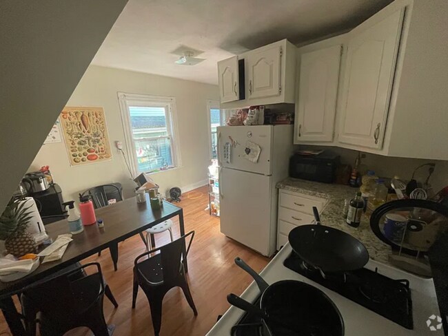 Building Photo - 15 Fairmount St Unit H Rental