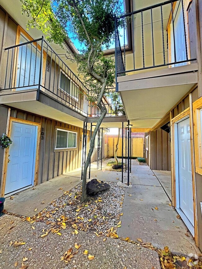 Building Photo - 3818 N Pennsylvania Ave Rental