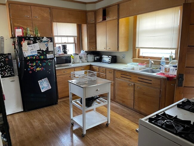 Photo - 5-Bedroom House Close to U of M Campus