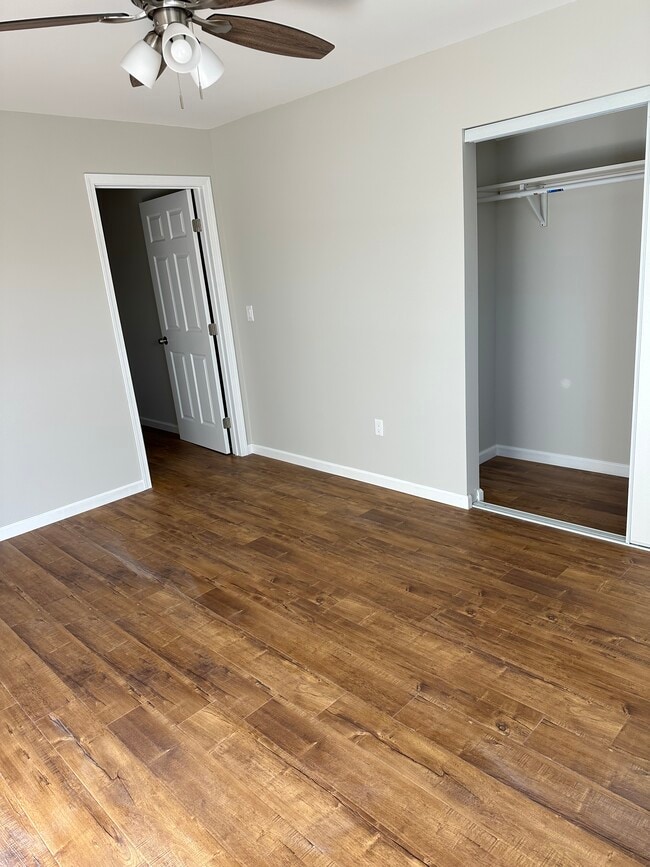 Bedroom 3 - 8725 Holmes Ave Unidad 8712  half