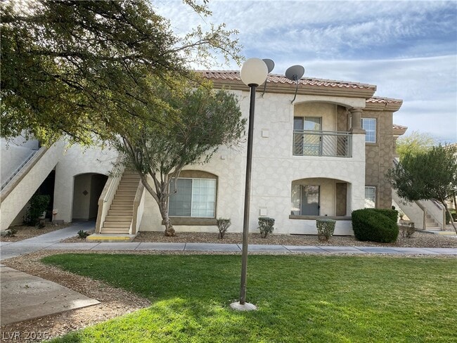 Building Photo - 6804 Indian Chief Dr Unit 202