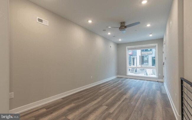 Photo - 140 W Huntingdon St Unit 1