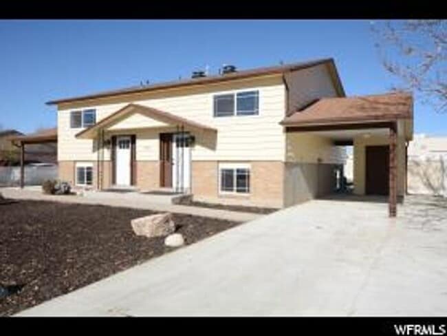 Building Photo - Beautifully Renovated Duplex in Salt Lake City