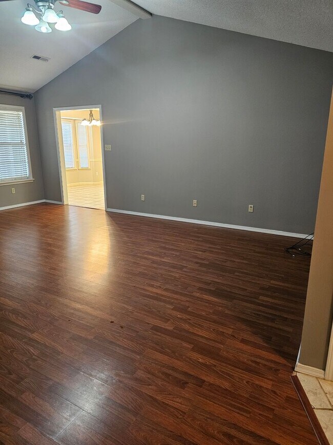 Beautiful 3 bed 2 bath for rent in Van Bur... House House Rental in