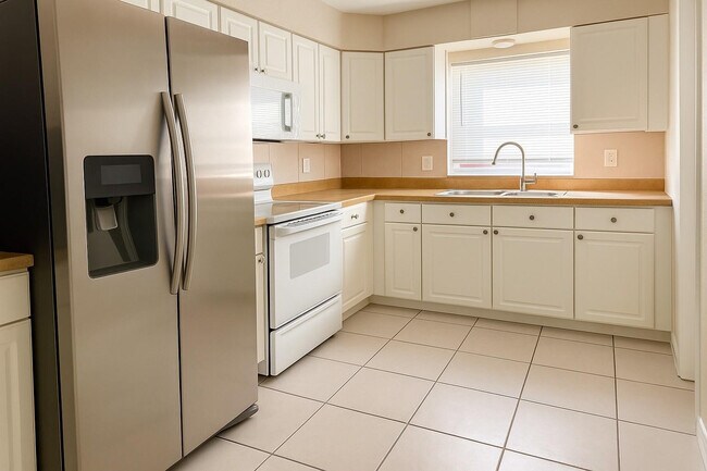 Photo - 6721 McClellan St