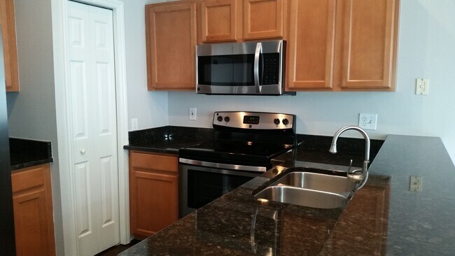 Photo - 569 Vallance Way NE