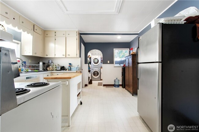 Photo - 4 bedroom home in one of Tacoma's most cov...