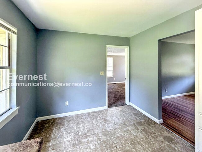 Photo - 2907 Lakeside Dr