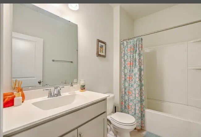 Photo - 405 Bering Ln