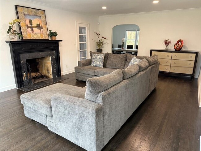 Photo - 1140 Goodwin Pl NE