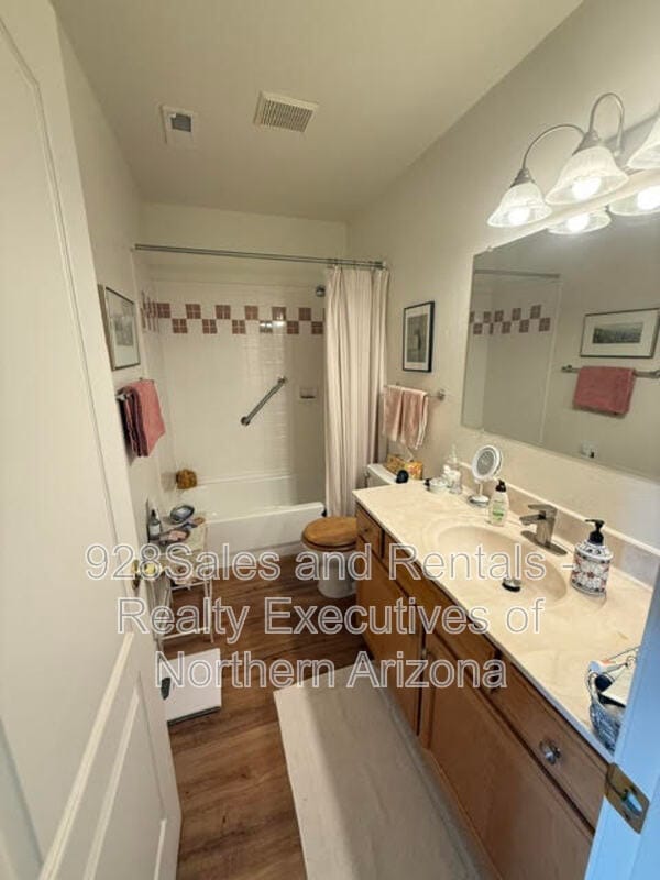 Photo - 4110 E Village Cir