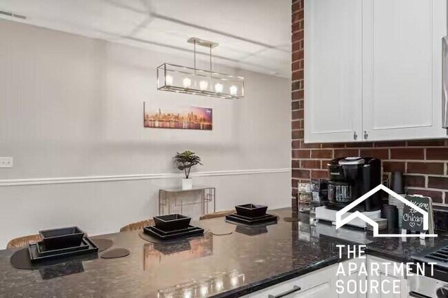 3935 S Wells St Unit 1