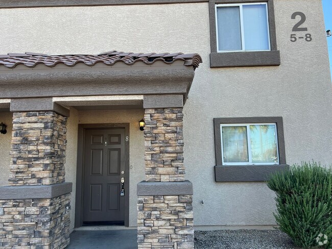 Building Photo - 2 Bedroom 1.5 Bath  Move in Ready in North... Rental