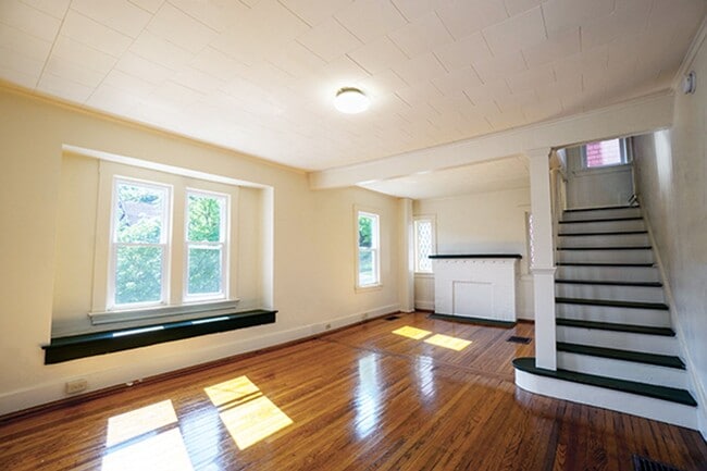 Photo - 948 Ackerman Ave