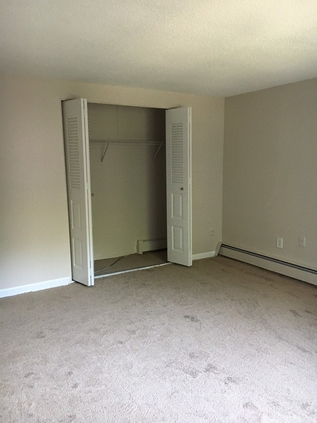 Bainbridge Apartment Homes For Rent in Johnston, RI