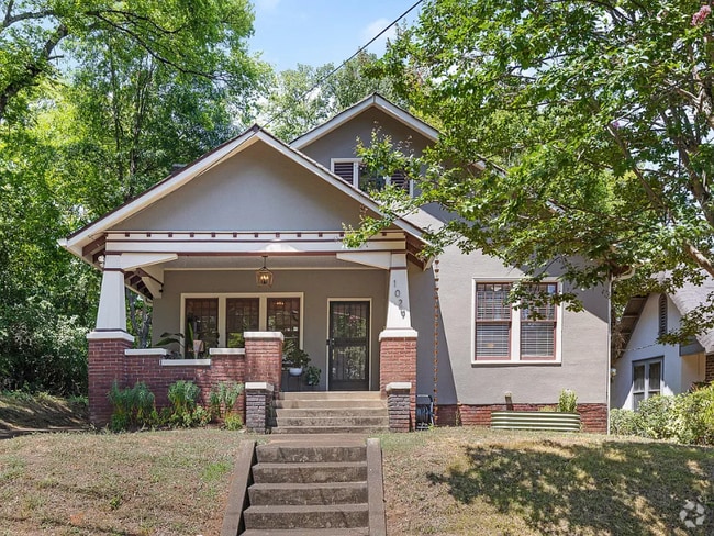 Building Photo - 1029 E 5th St Rental