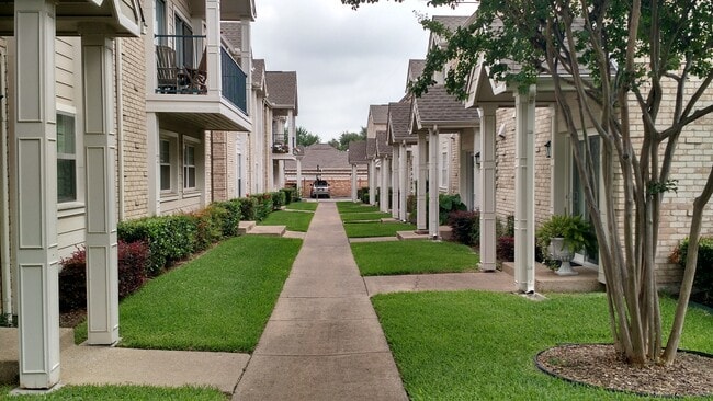 Complejo de apartamentos - 5881 Preston View Blvd Unidad 215