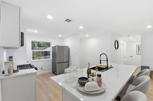Photo - BEAUTIFUL HOME IN HOUSTON. MOVE IN READY!.