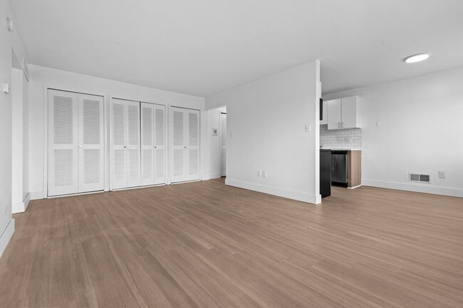 Photo - Bloomfield Square Apartments - Auburn Hill...