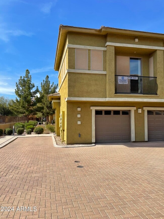 Building Photo - 15240 N 142nd Ave