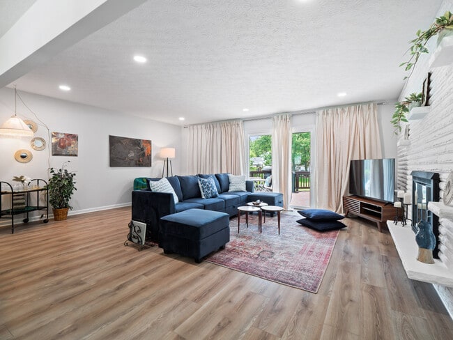 Photo - 8040 Strongsville Blvd Unidad ID1061066P