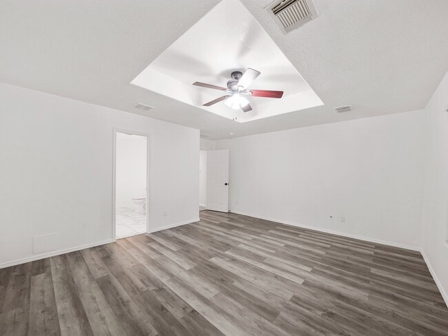 1011 Backland Ct