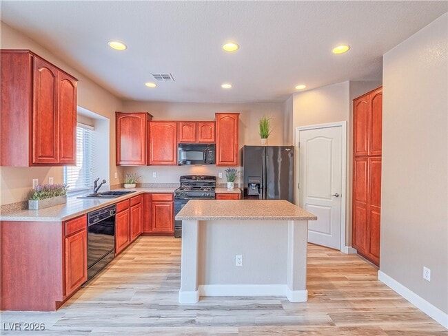 Photo - 7017 Whipple Manor St