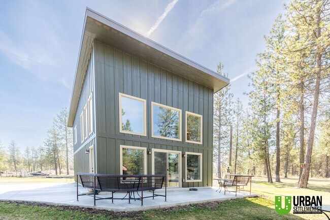 Photo - Modern 1 bedroom Cabin with amazing views ...